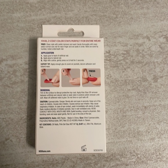 Red Nails Never Opened - Picture 2 of 2